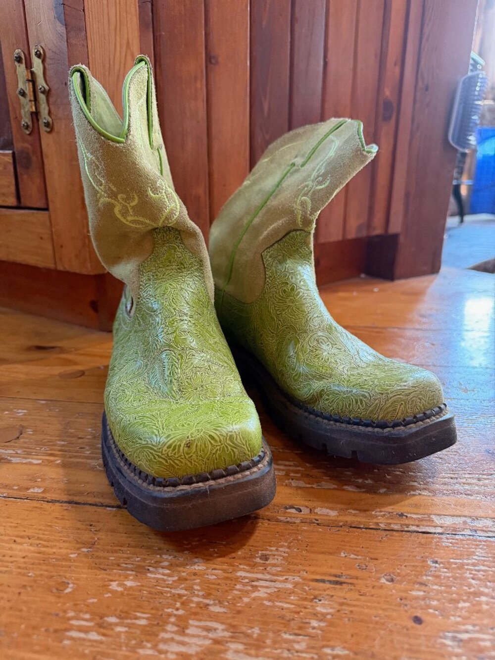 Justin Lime Green Leather and Suede Tooled Leather Cowgirl Boots 10B